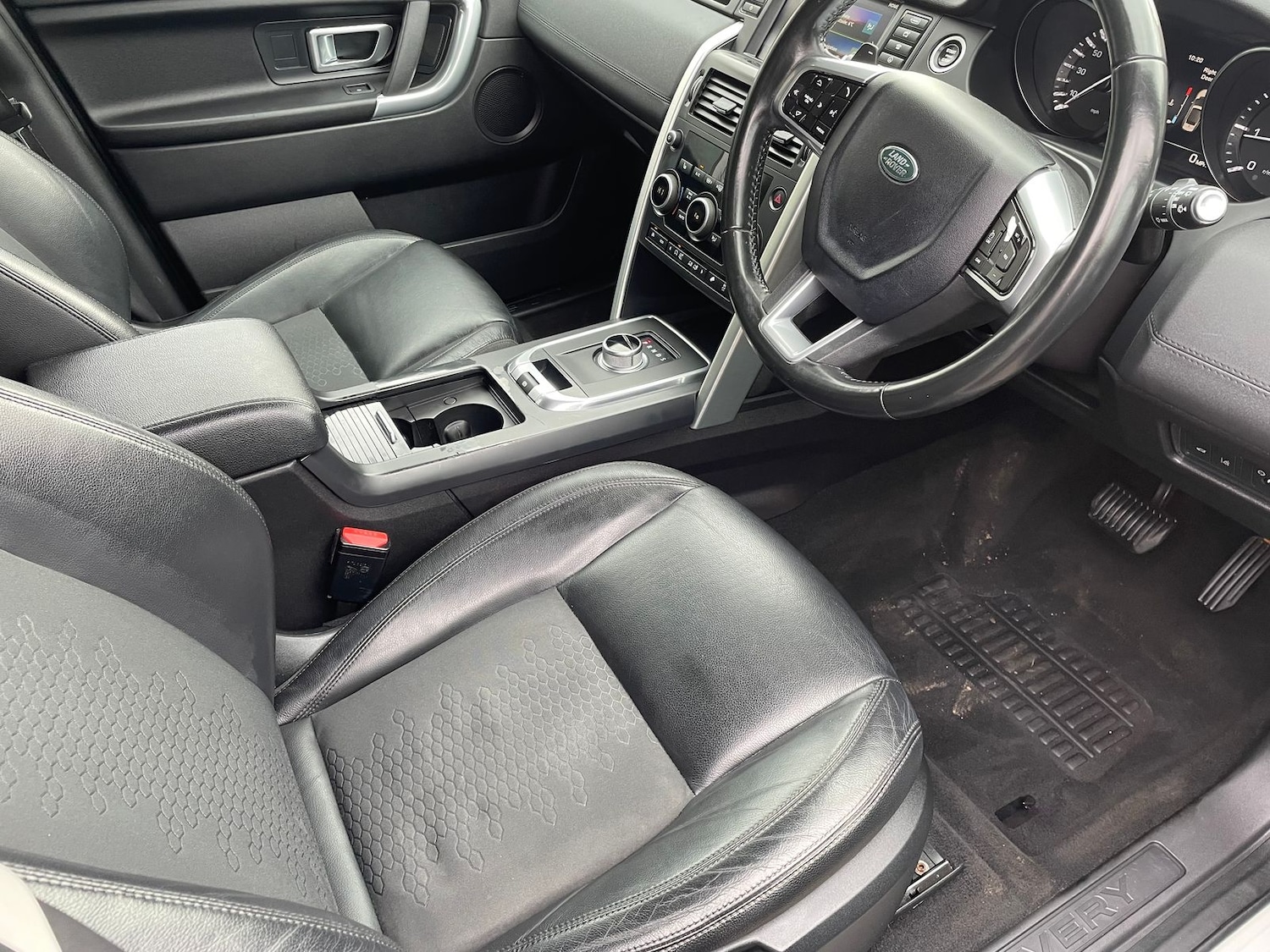 Used Land Rover Discovery Sport 2016 for sale - 77755878: Photo 12