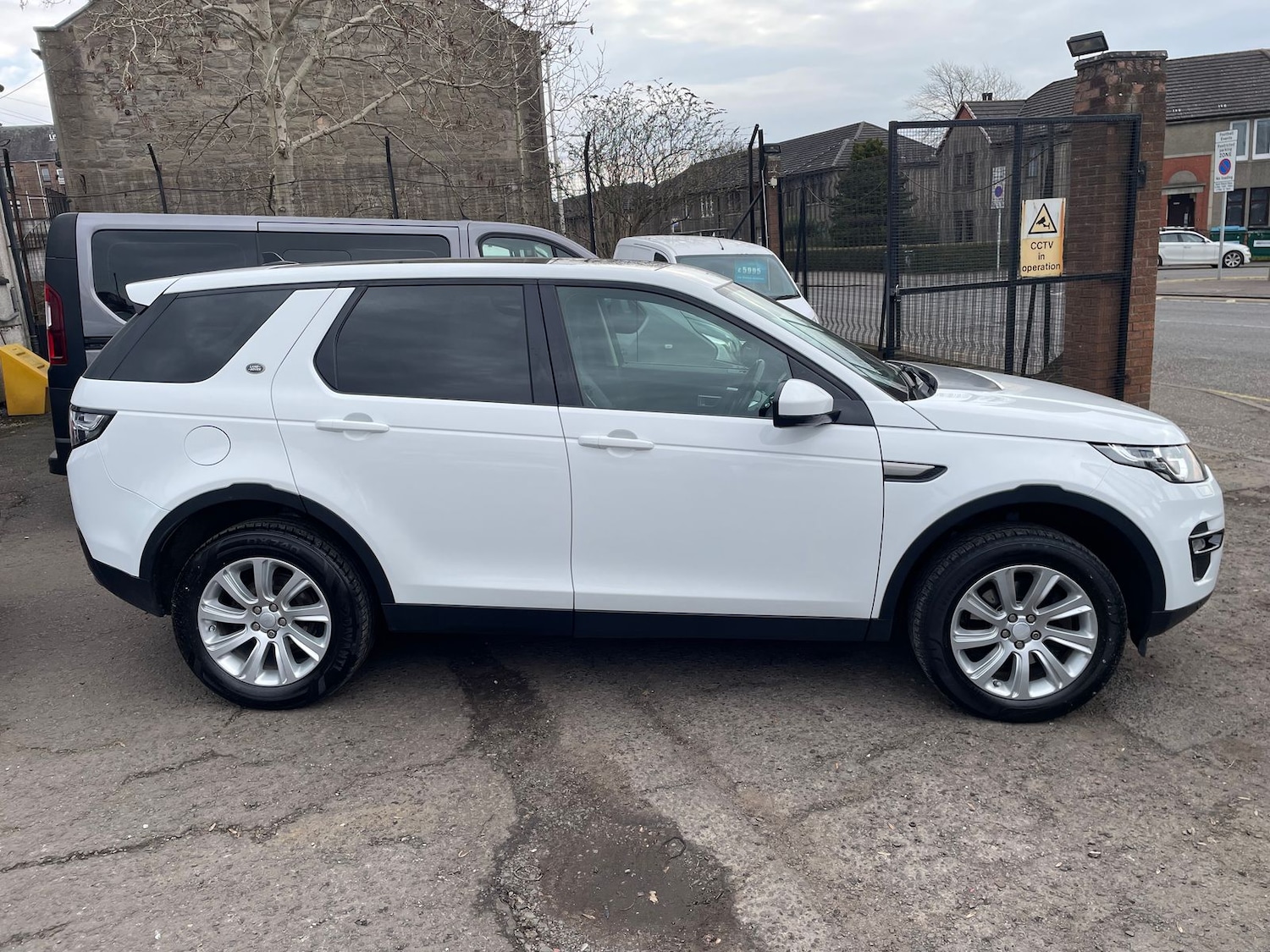 Used Land Rover Discovery Sport 2016 for sale - 77755878: Photo 3