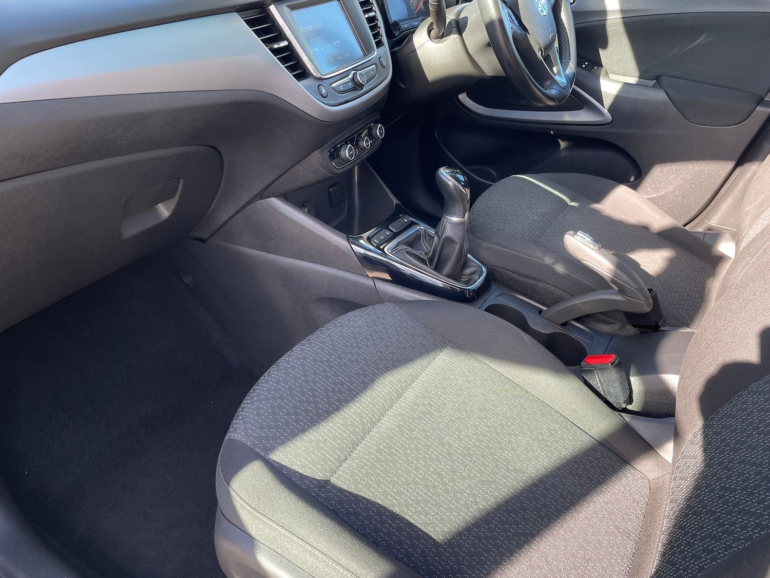 Used Vauxhall Crossland X 2018 for sale - 78022648: Photo 8