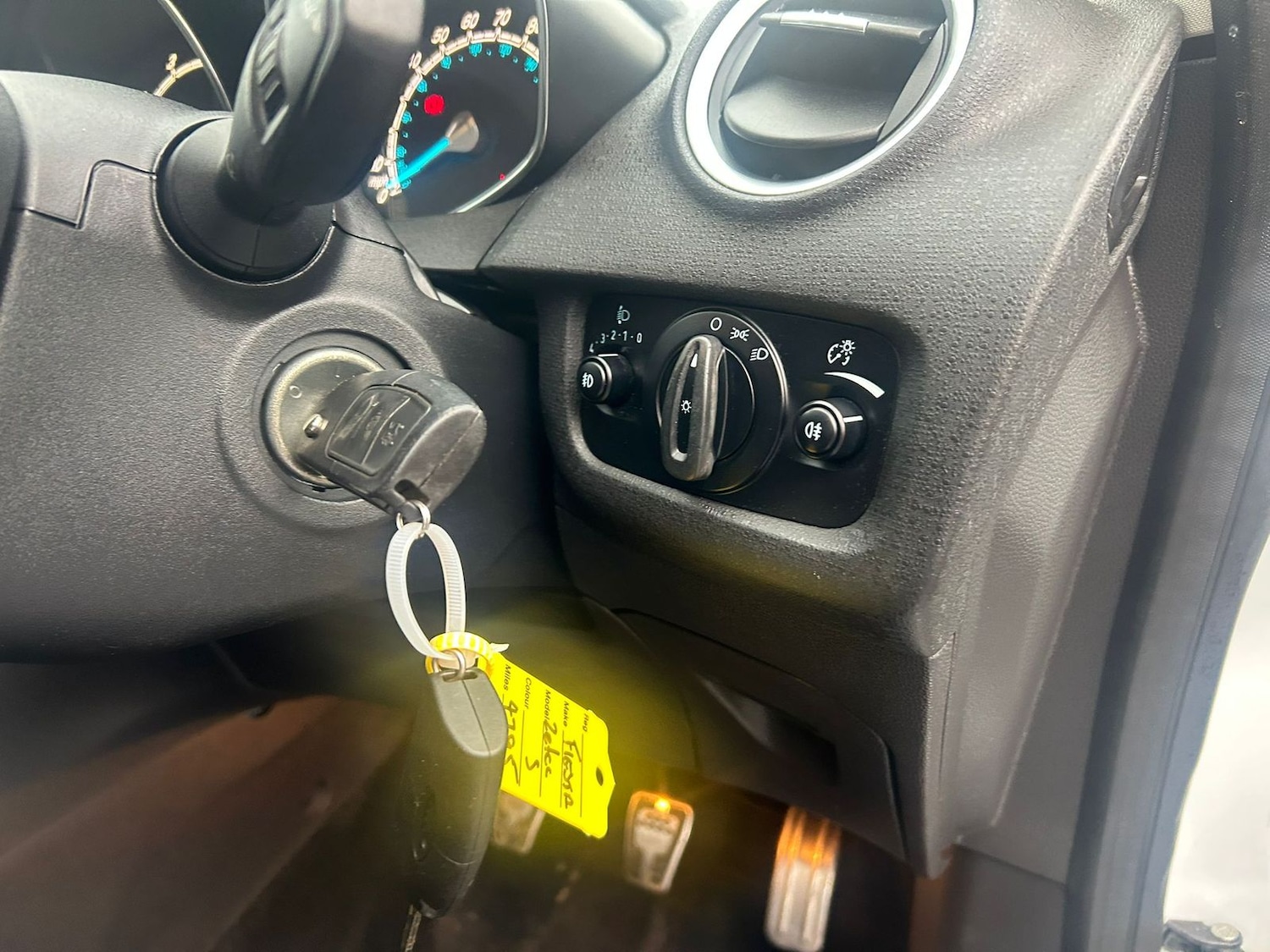 Used Ford Fiesta 2015 for sale - 77627667: Photo 12