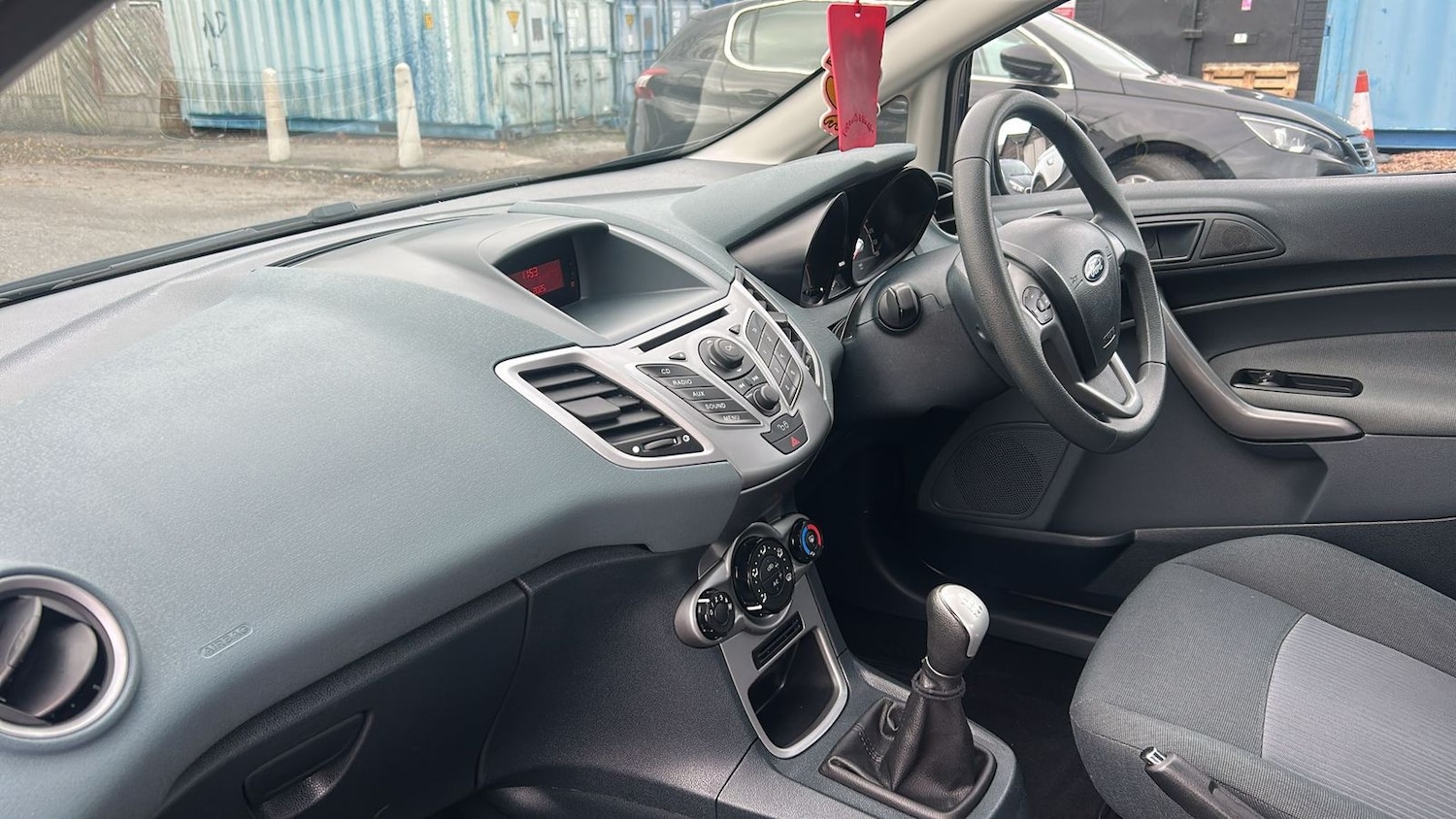 Used Ford Fiesta 2010 for sale - 76361689: Photo 10