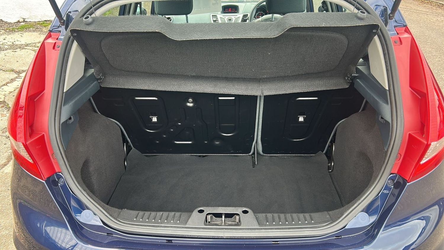 Used Ford Fiesta 2010 for sale - 76361689: Photo 11