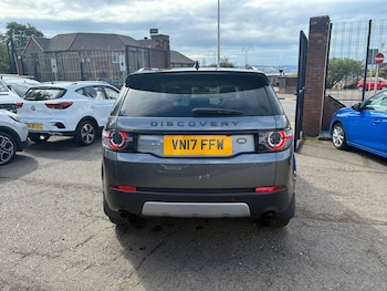 Used Land Rover Discovery Sport 2017 for sale - 79446897: Photo