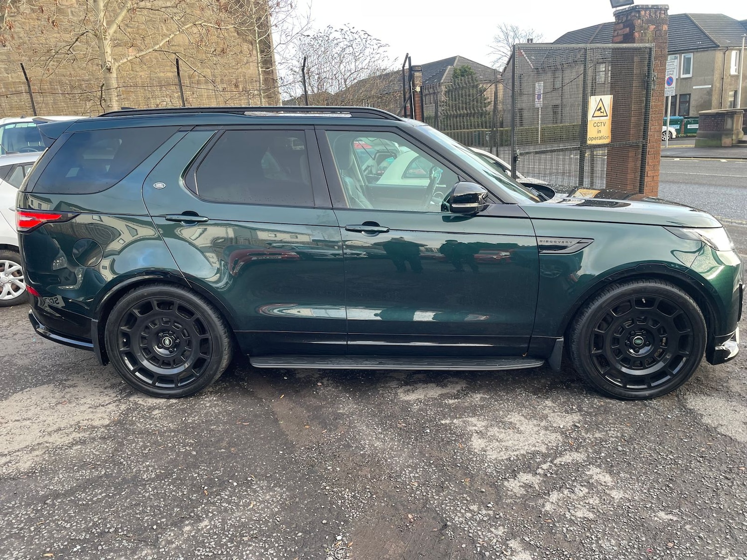 Used Land Rover Discovery 2017 for sale - 77360682: Photo 3