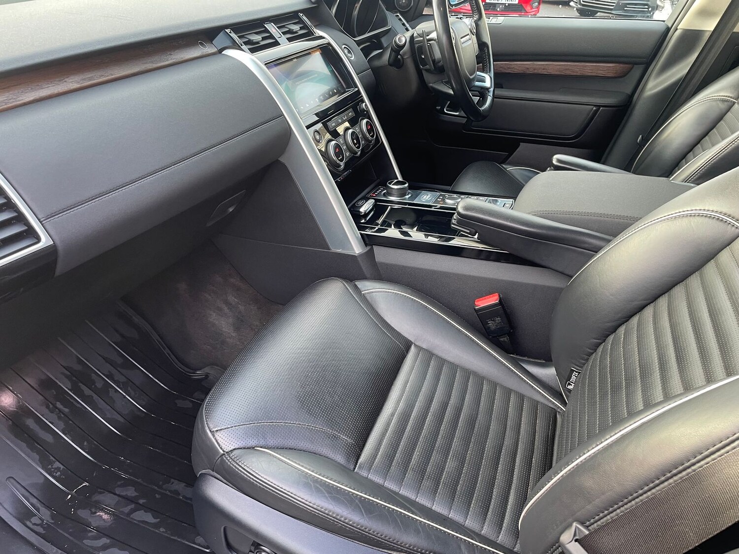 Used Land Rover Discovery 2017 for sale - 77360682: Photo 8