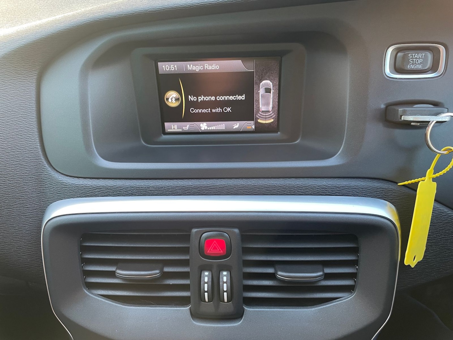 Used Volvo V40 2015 for sale - 76788405: Photo 11