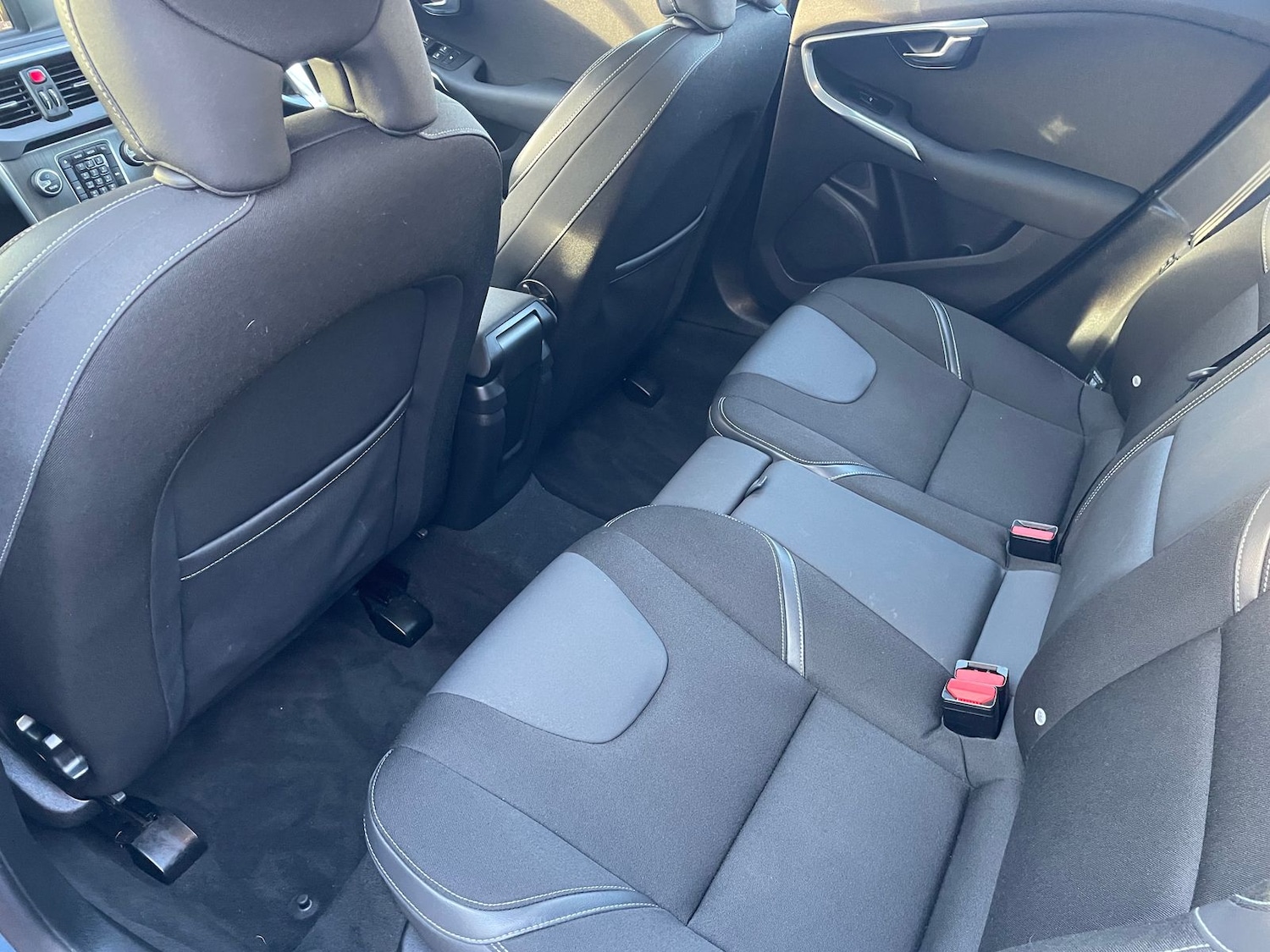 Used Volvo V40 2015 for sale - 76788405: Photo 6