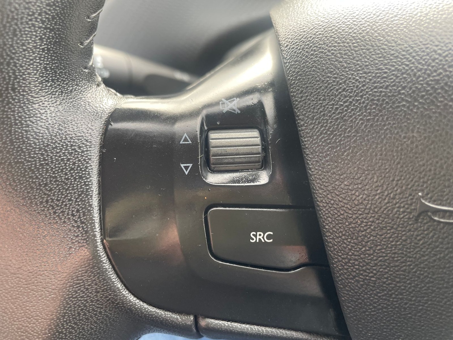 Used Peugeot 2008 2014 for sale - 77855861: Photo 20