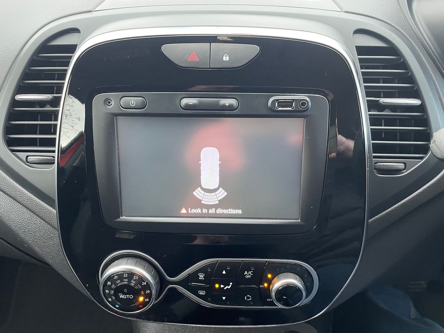 Used Renault Captur 2017 for sale - 76474809: Photo 18