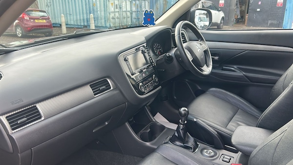 Used Mitsubishi Outlander 2016 for sale - 76327982: Photo 10