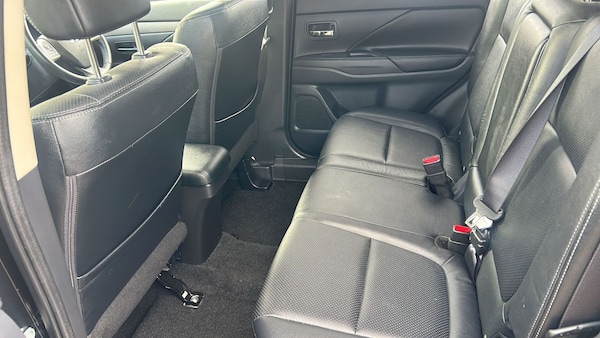 Used Mitsubishi Outlander 2016 for sale - 76327982: Photo 11