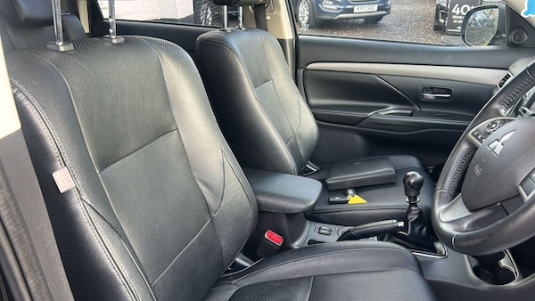 Used Mitsubishi Outlander 2016 for sale - 76327982: Photo 17