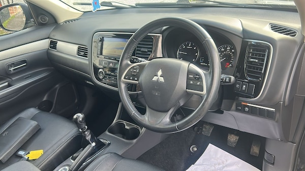 Used Mitsubishi Outlander 2016 for sale - 76327982: Photo 18