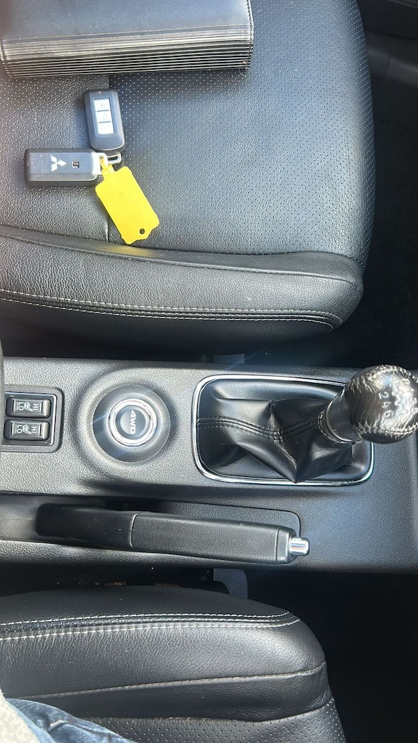 Used Mitsubishi Outlander 2016 for sale - 76327982: Photo 22