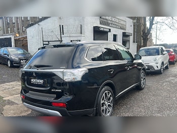 Used Mitsubishi Outlander 2016 for sale - 76327982: Photo 4