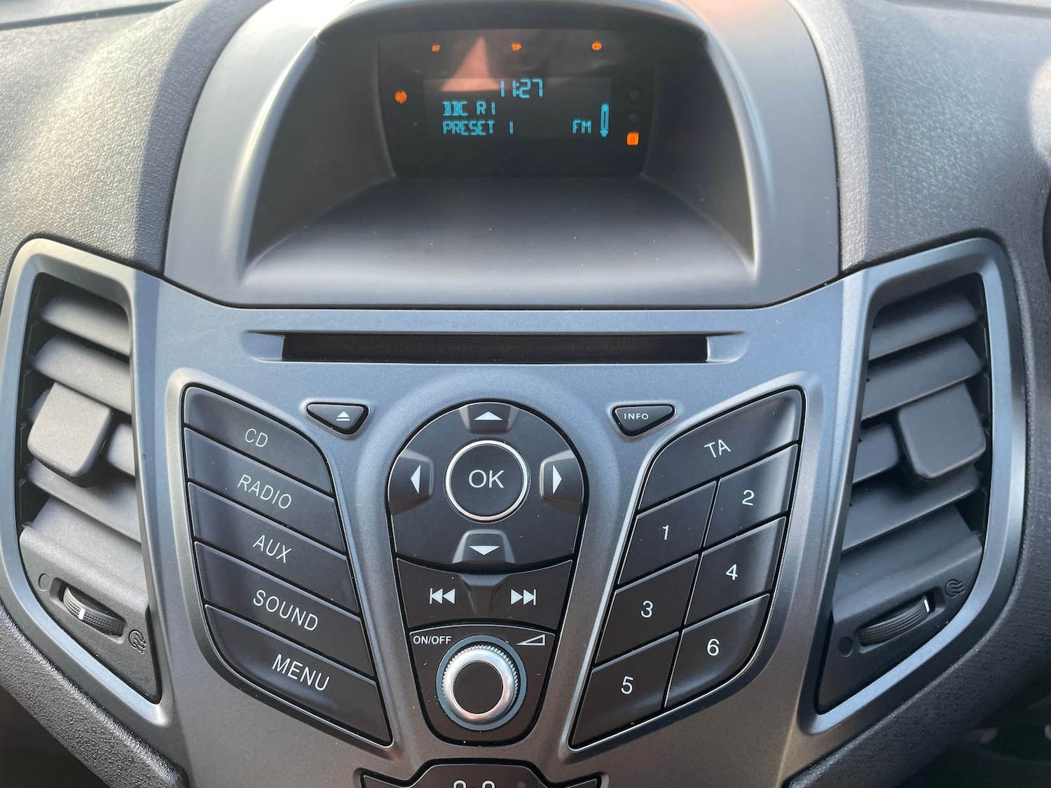 Used Ford Fiesta 2015 for sale - 77360689: Photo 14