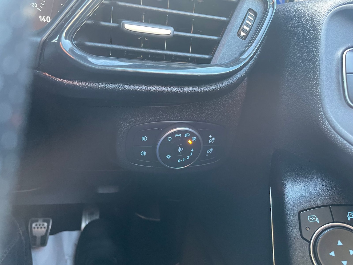 Used Ford Fiesta 2018 for sale - 76928189: Photo 22