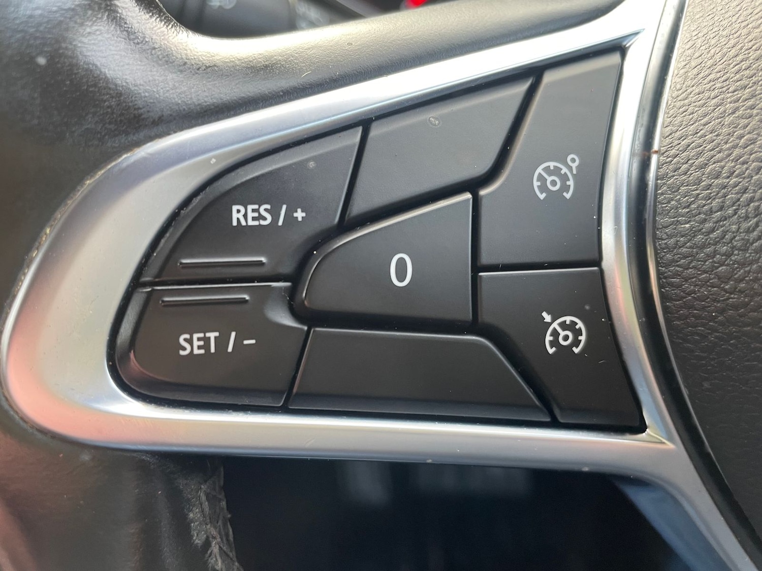 Used Renault Clio 2020 for sale - 77145917: Photo 17