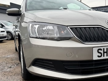Used Skoda Fabia 2015 for sale - 76535555: Photo