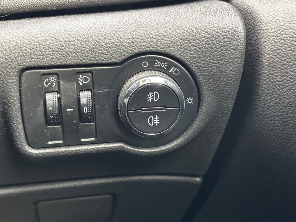 Used Vauxhall Astra 2011 for sale - 76631898: Photo 36