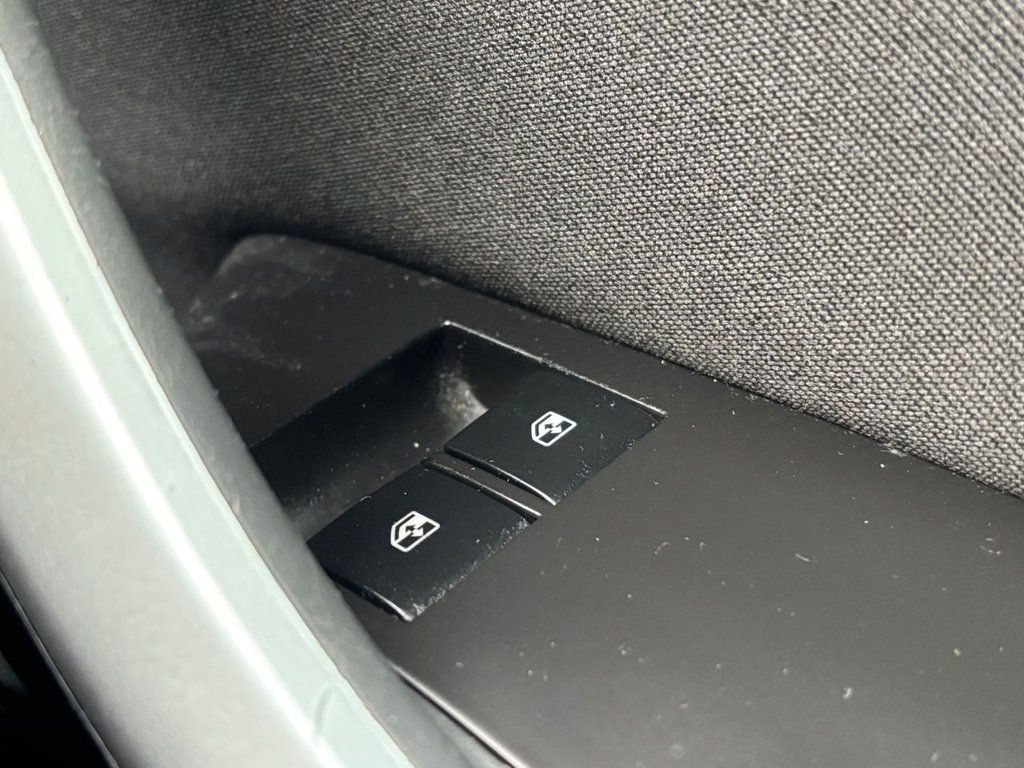 Used Vauxhall Astra 2011 for sale - 76631898: Photo 38