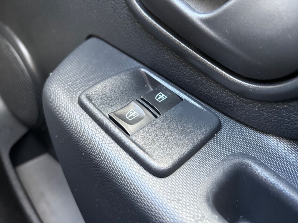 Used Dacia Sandero 2018 for sale - 76368105: Photo 41