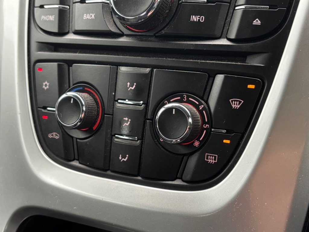 Used Vauxhall Astra 2013 for sale - 76496250: Photo 29