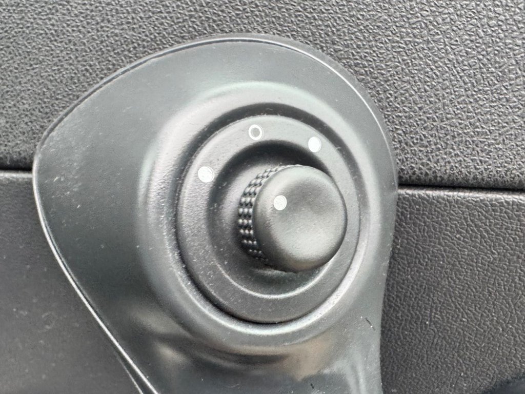 Used Renault Clio 2007 for sale - 76509492: Photo 33