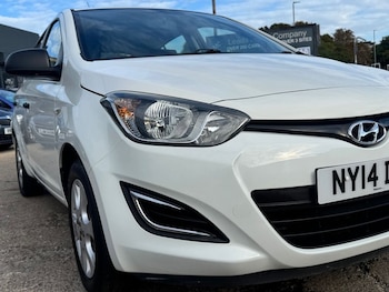 Used Hyundai i20 2014 for sale - 76118575: Photo