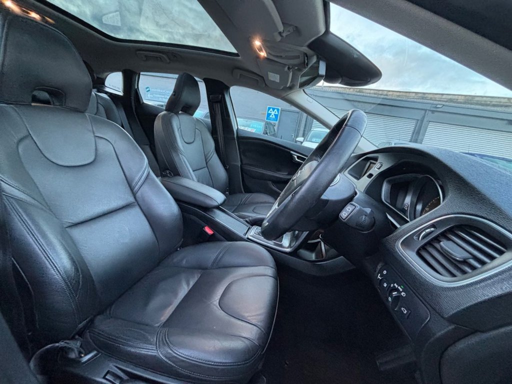 Used Volvo V40 2012 for sale - 76797544: Photo 32