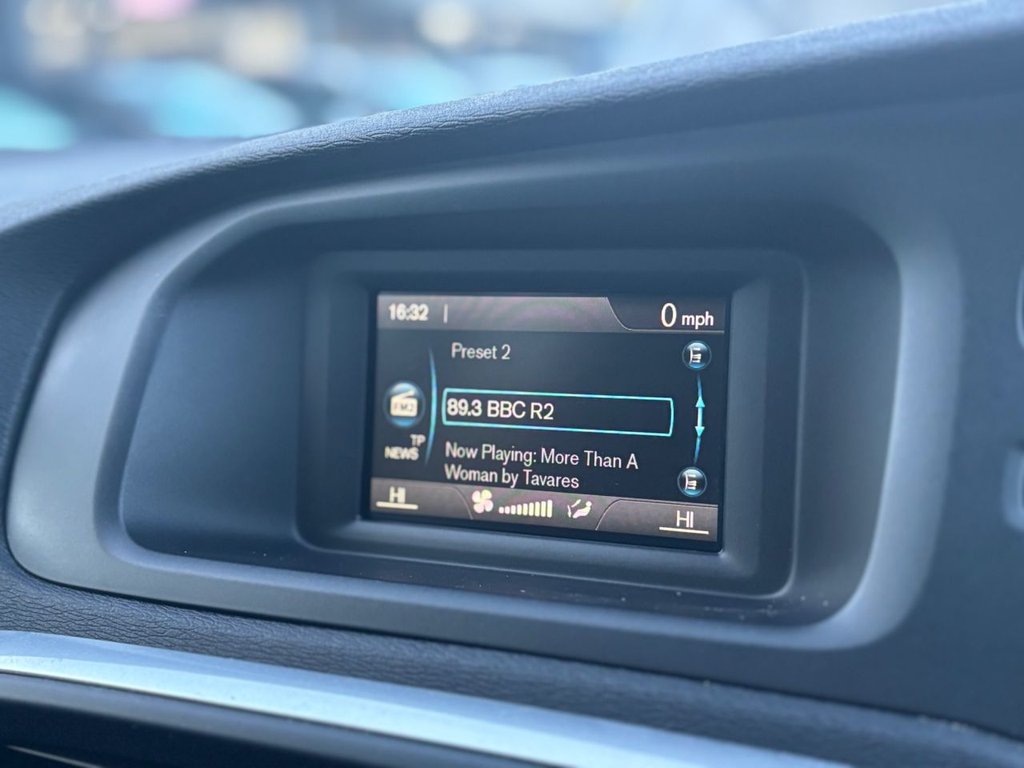 Used Volvo V40 2012 for sale - 76797544: Photo 39