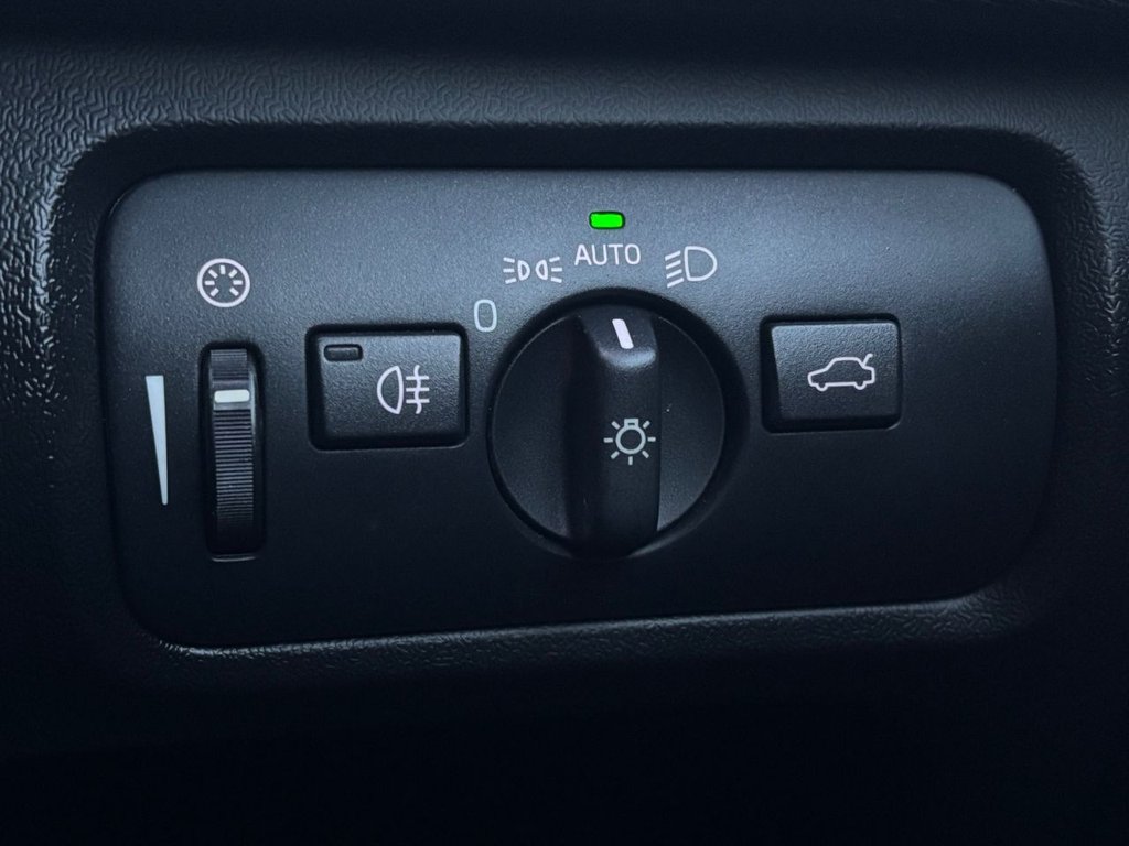 Used Volvo V40 2012 for sale - 76797544: Photo 50