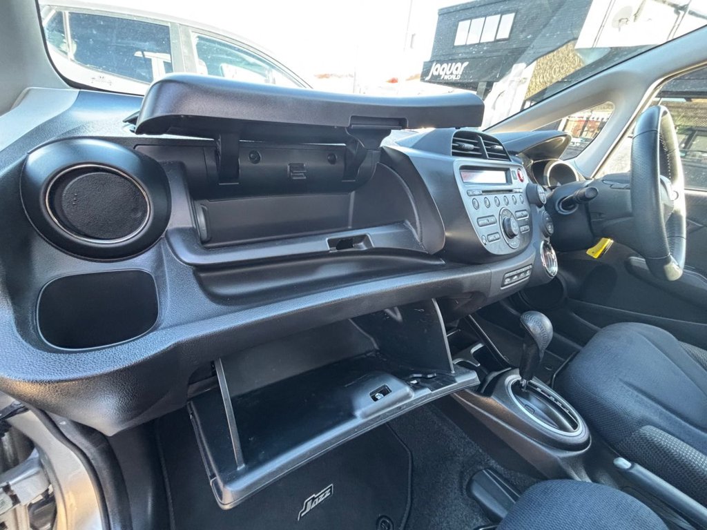 Used Honda Jazz 2015 for sale - 76395897: Photo 28
