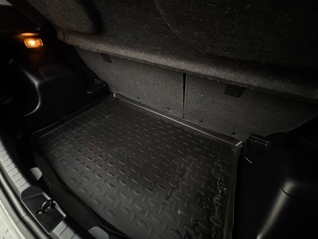 Used Toyota Yaris 2014 for sale - 76509399: Photo 23