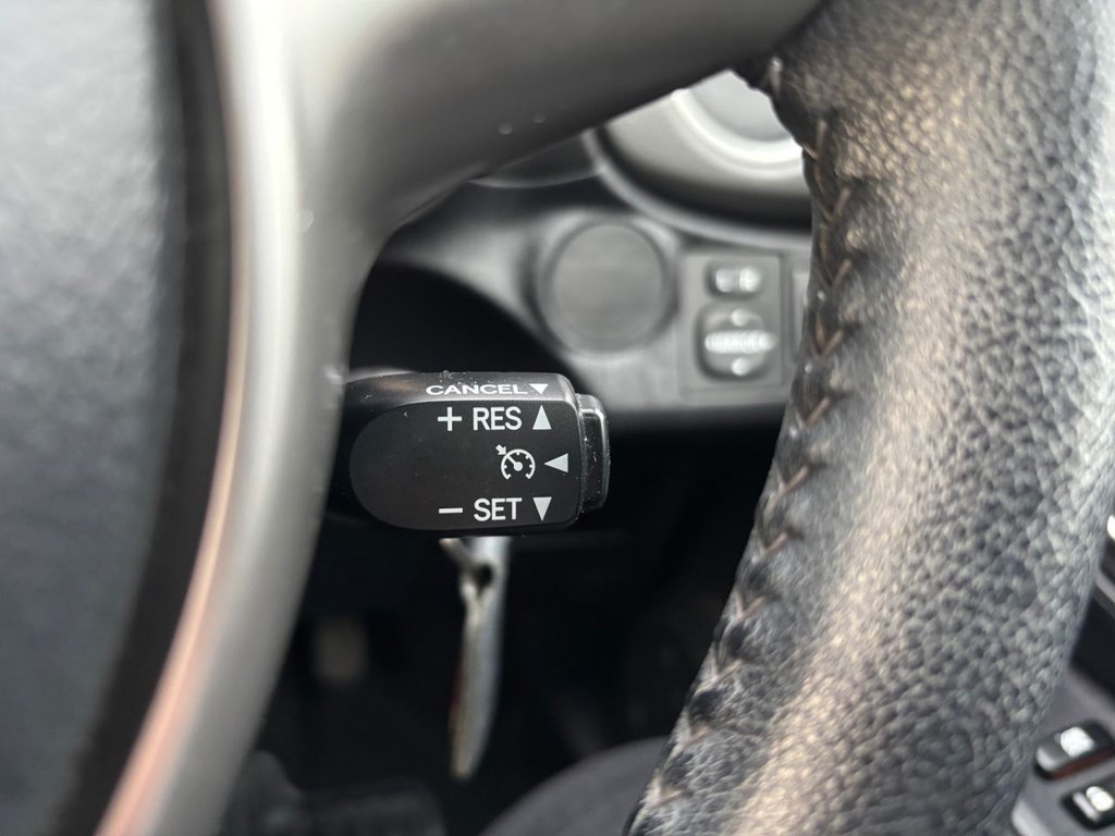 Used Toyota Yaris 2014 for sale - 76509399: Photo 44