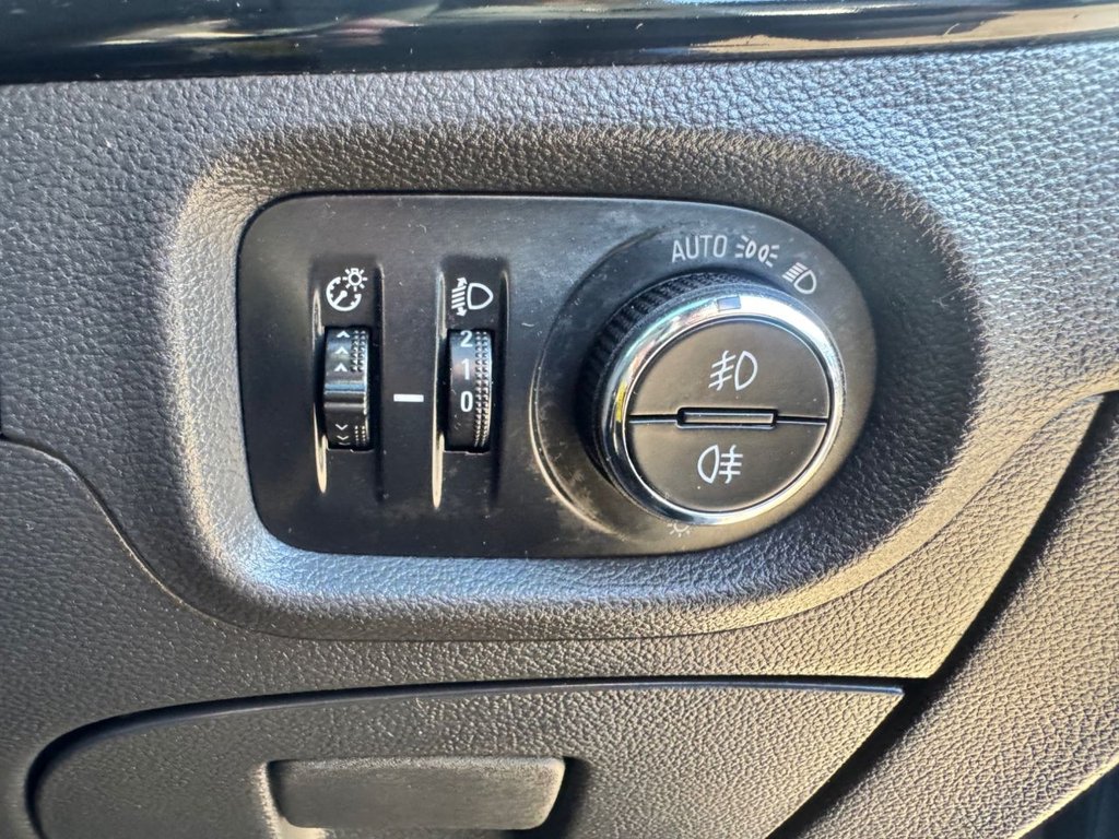 Used Vauxhall Astra 2017 for sale - 76395891: Photo 38