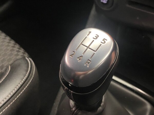 Used Renault Clio 2018 for sale - 75230278: Photo 37