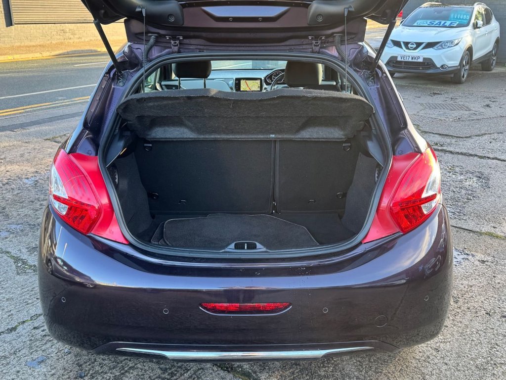 Used Peugeot 208 2013 for sale - 76698937: Photo 15