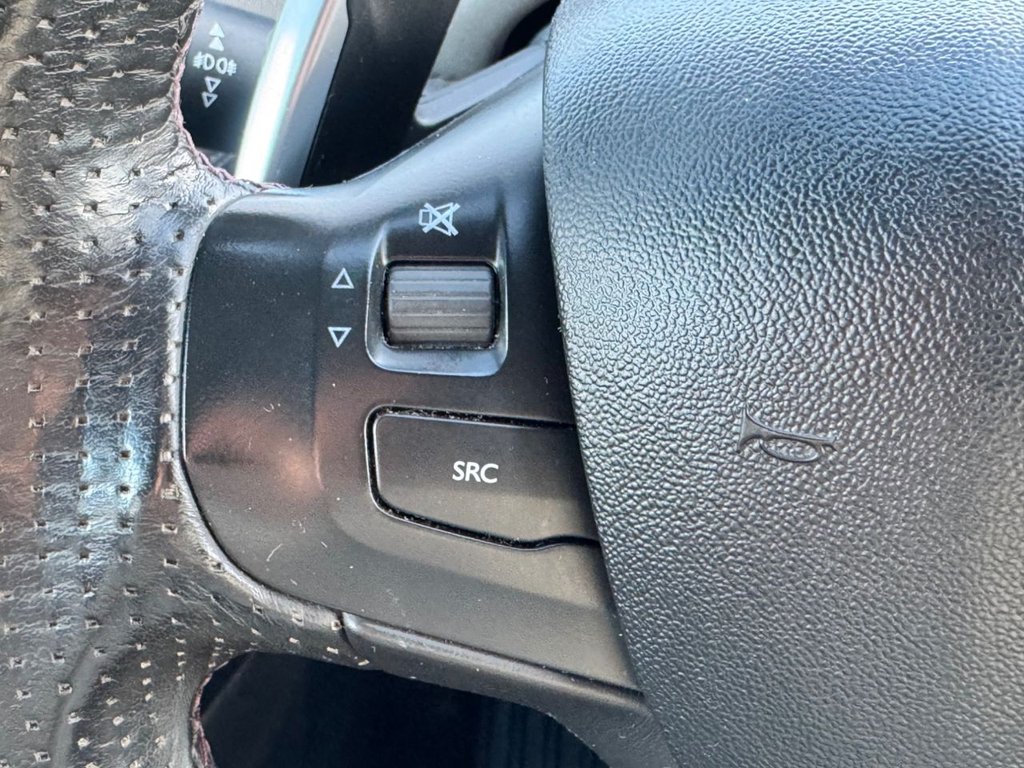 Used Peugeot 208 2013 for sale - 76698937: Photo 27