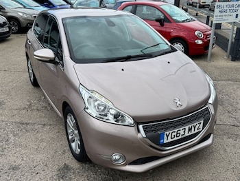 Used Peugeot 208 2013 for sale - 75527595: Photo
