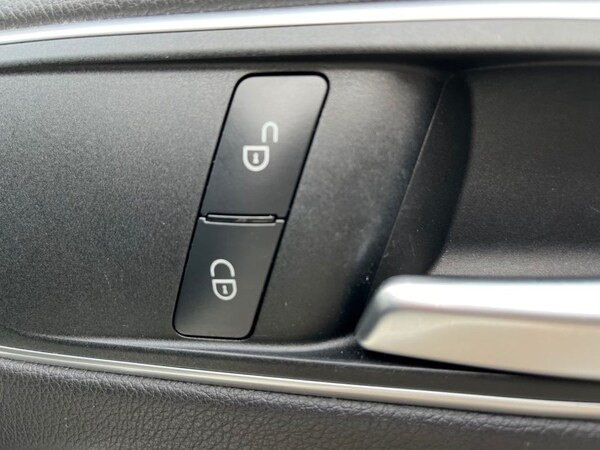 Used Mercedes-Benz A-Class 2015 for sale - 72663464: Photo 46