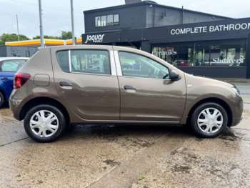 Used Dacia Sandero 2017 for sale - 74893353: Photo