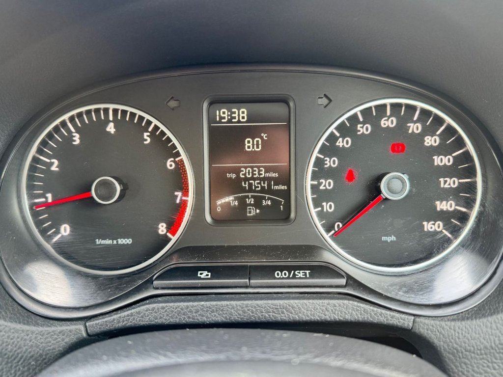 Used Volkswagen Polo 2011 for sale - 76848365: Photo 30