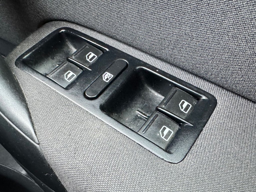 Used Volkswagen Polo 2011 for sale - 76848365: Photo 33