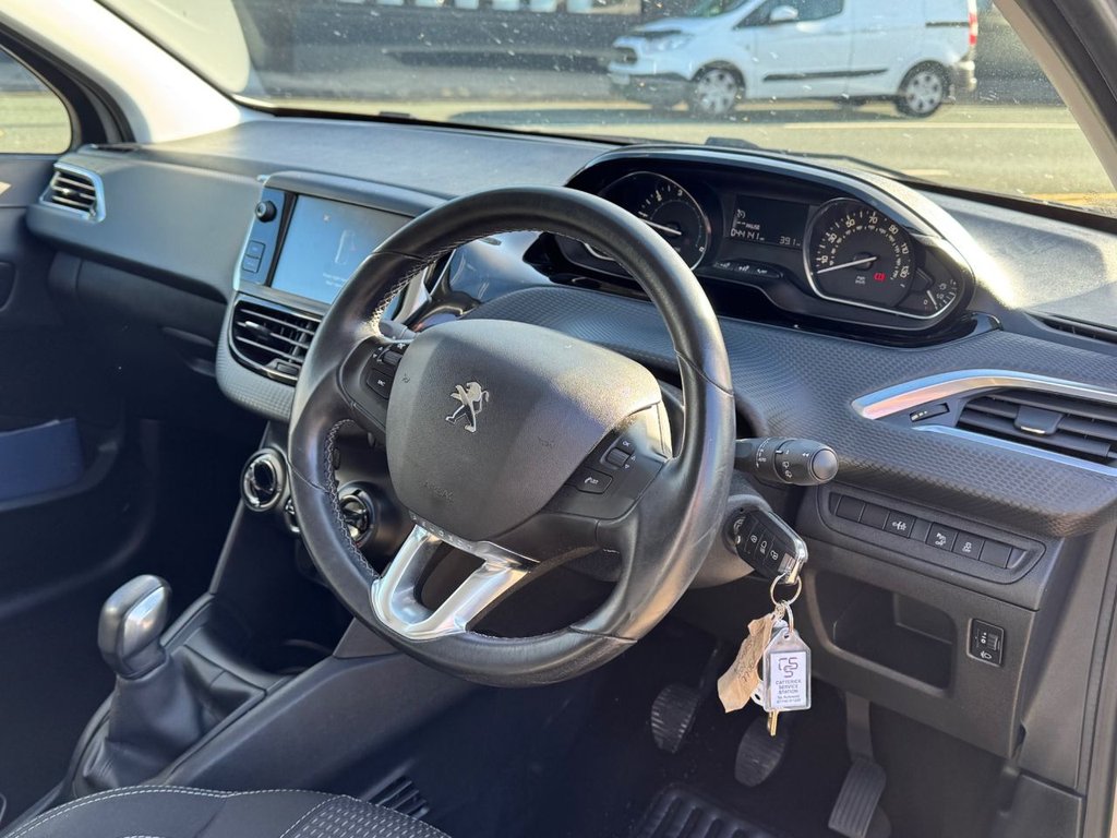 Used Peugeot 208 2016 for sale - 76395982: Photo 19