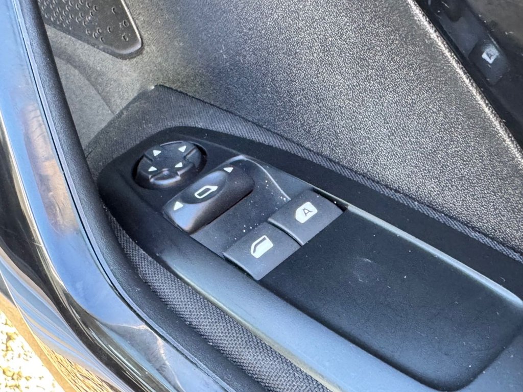 Used Peugeot 208 2016 for sale - 76395982: Photo 32