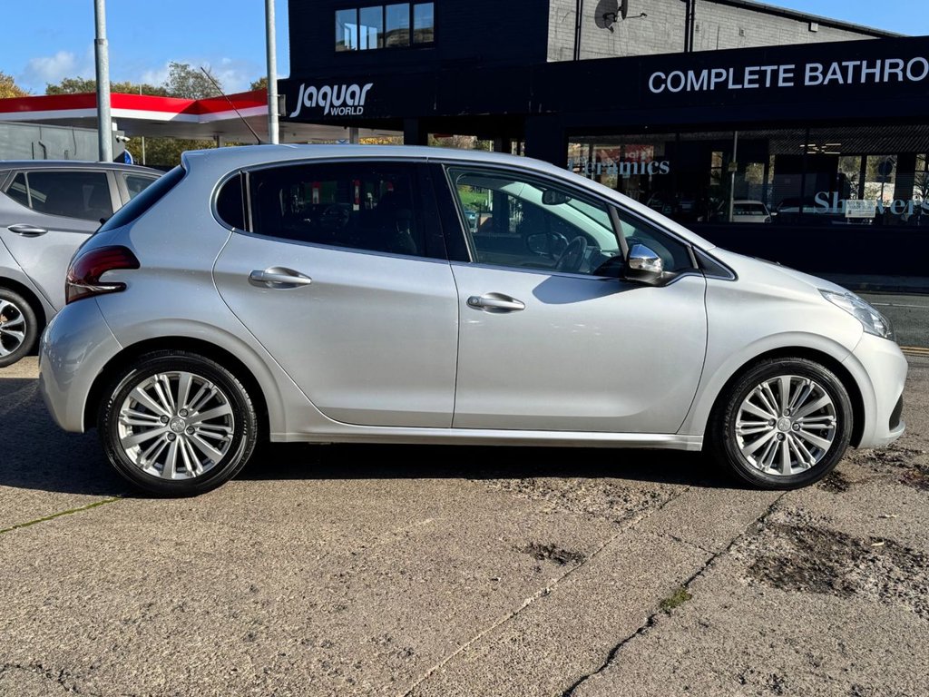 Used Peugeot 208 2016 for sale - 76395982: Photo 4