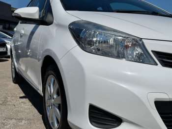 Used Toyota Yaris 2013 for sale - 74954667: Photo