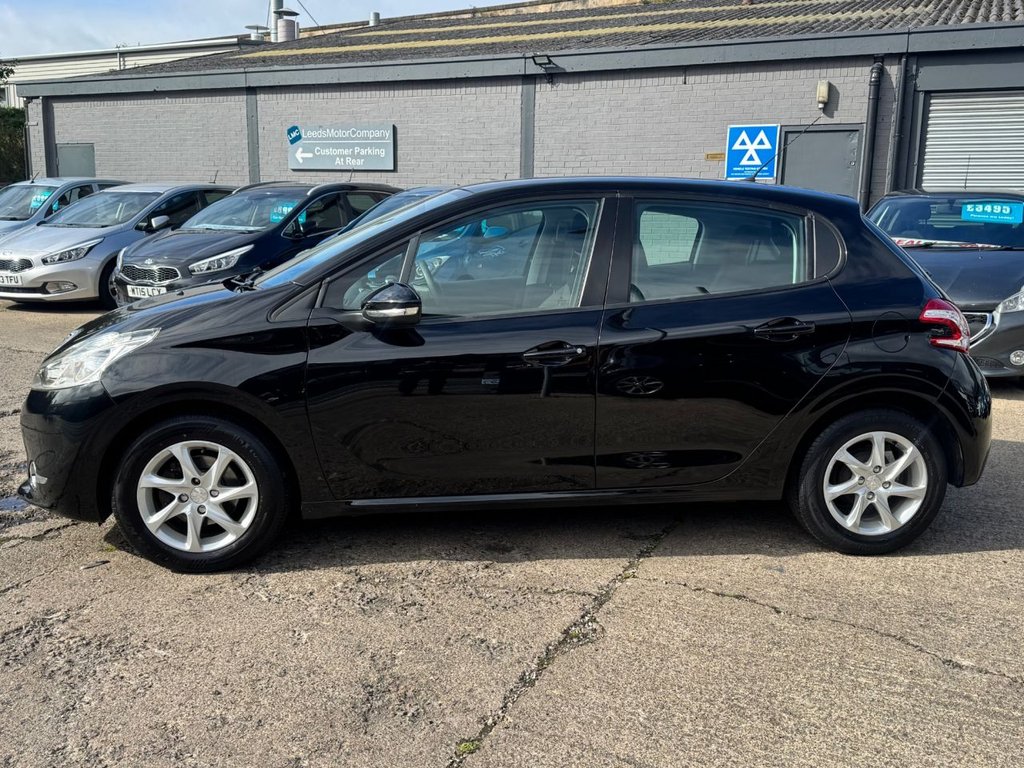 Used Peugeot 208 2015 for sale - 76376110: Photo 10