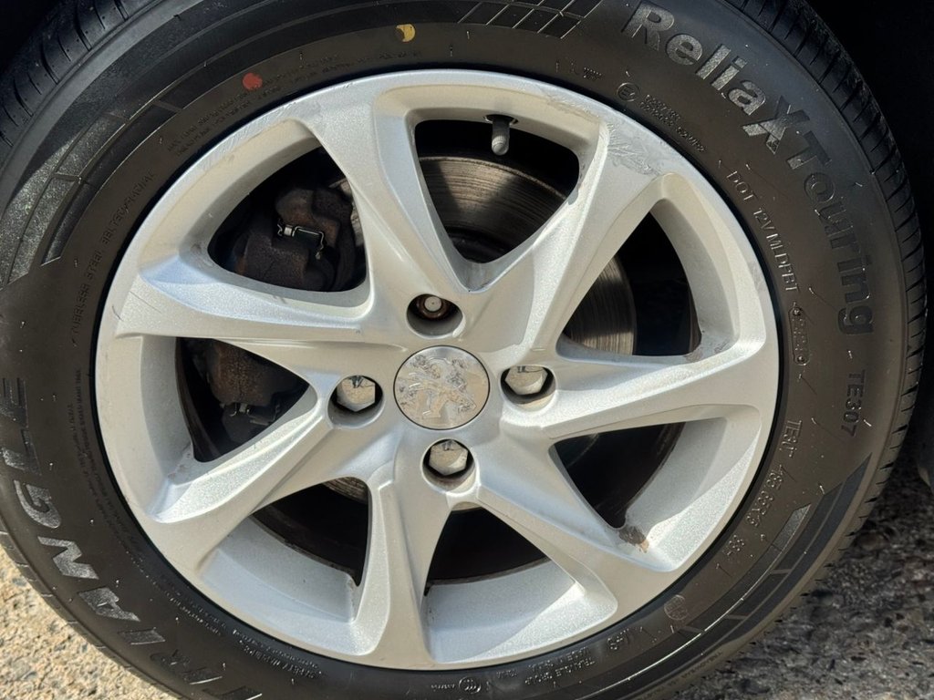 Used Peugeot 208 2015 for sale - 76376110: Photo 16